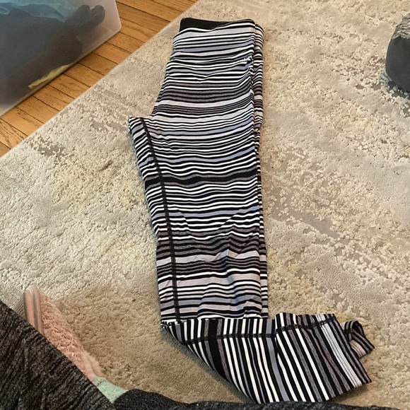 Women’s Calvin Klein performance black & white Athletic Leggings - Picture 1 of 5